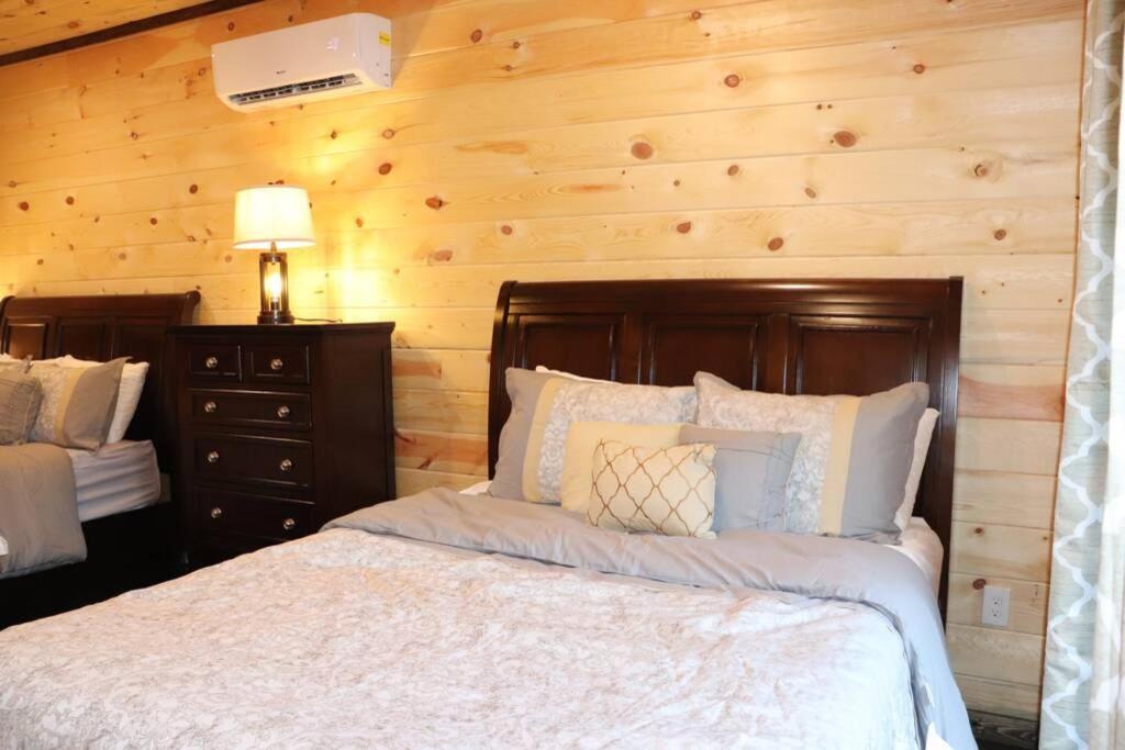 גטלינבורג Chalet Village- Amazing Mountain Views - Piney Butt Place מראה חיצוני תמונה