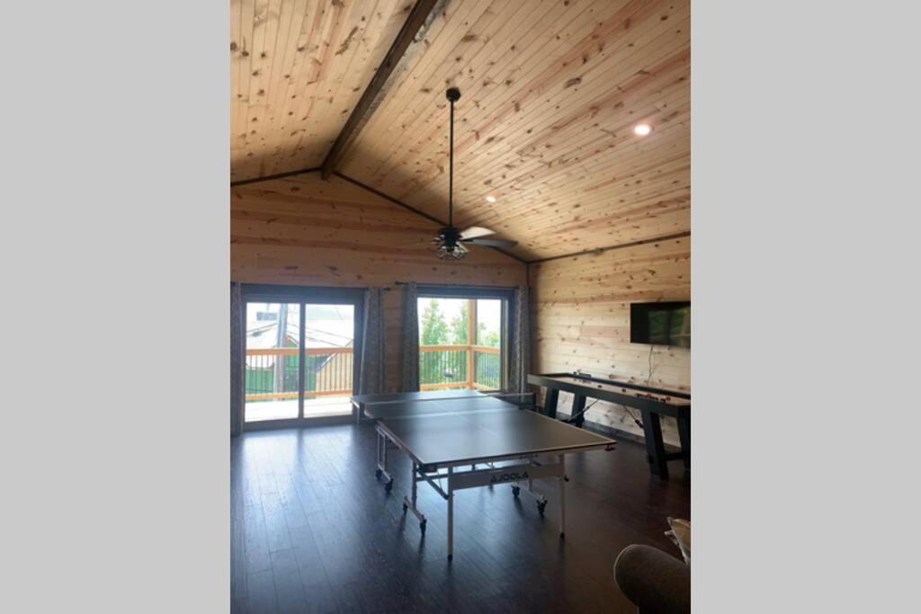 גטלינבורג Chalet Village- Amazing Mountain Views - Piney Butt Place מראה חיצוני תמונה